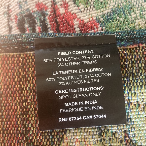 Brand NWT Set of 4- Beautiful Holiday Red Farm Truck Tapestry Placemats 13x18 - Picture 12 of 15